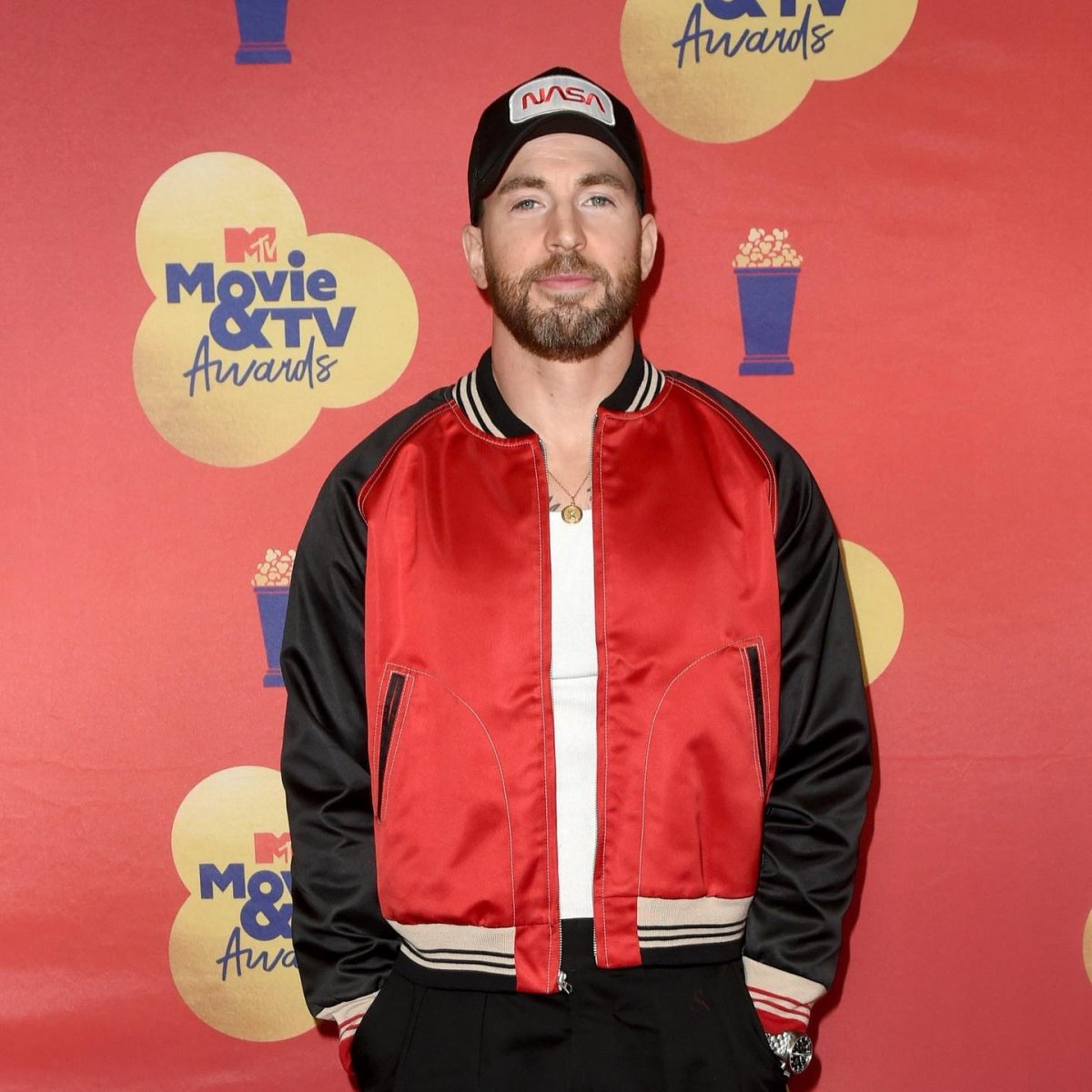 Shakira dan Chris Evans atağı #3