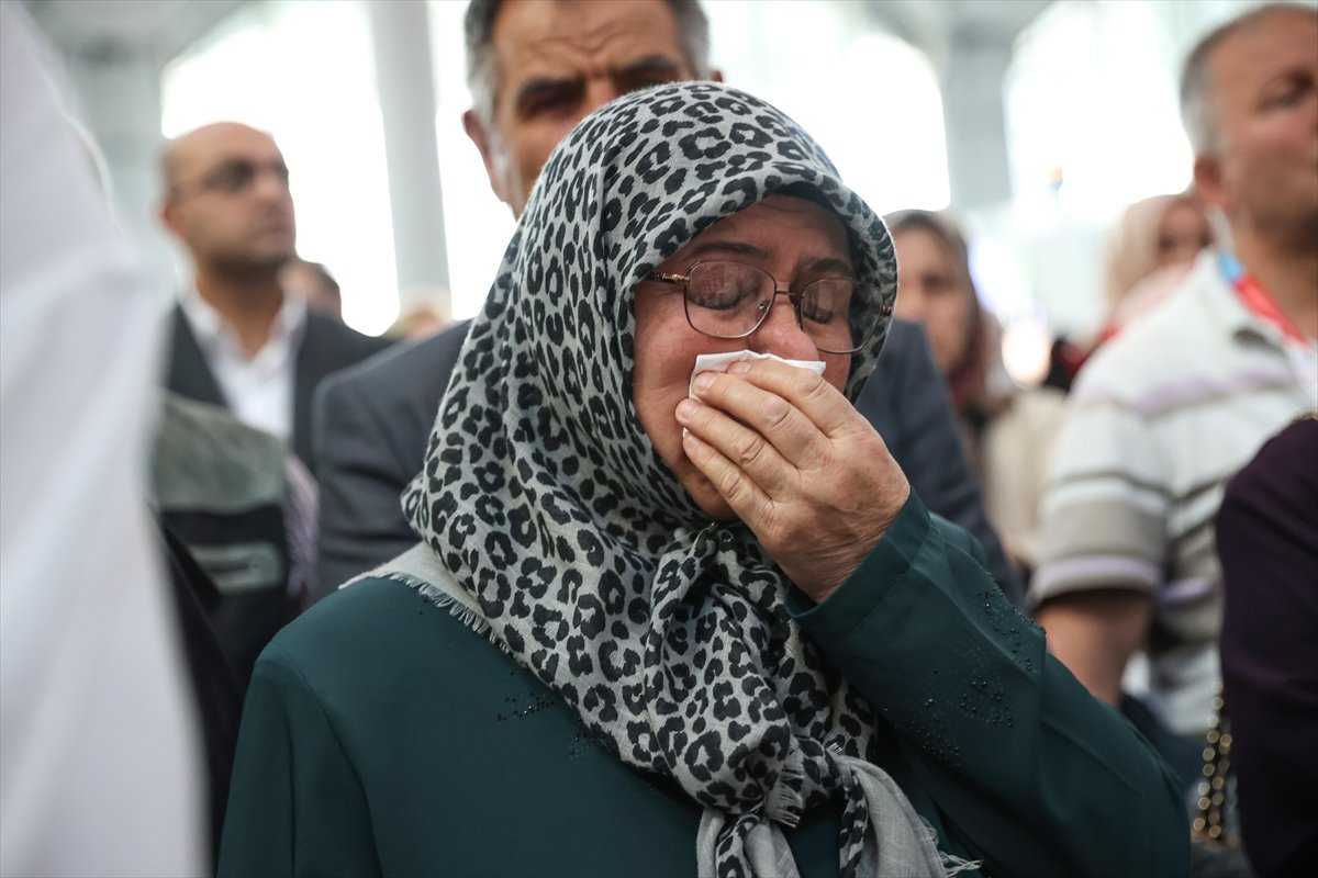 İstanbul daki ilk hac kafilesi dualarla uğurlandı #1
