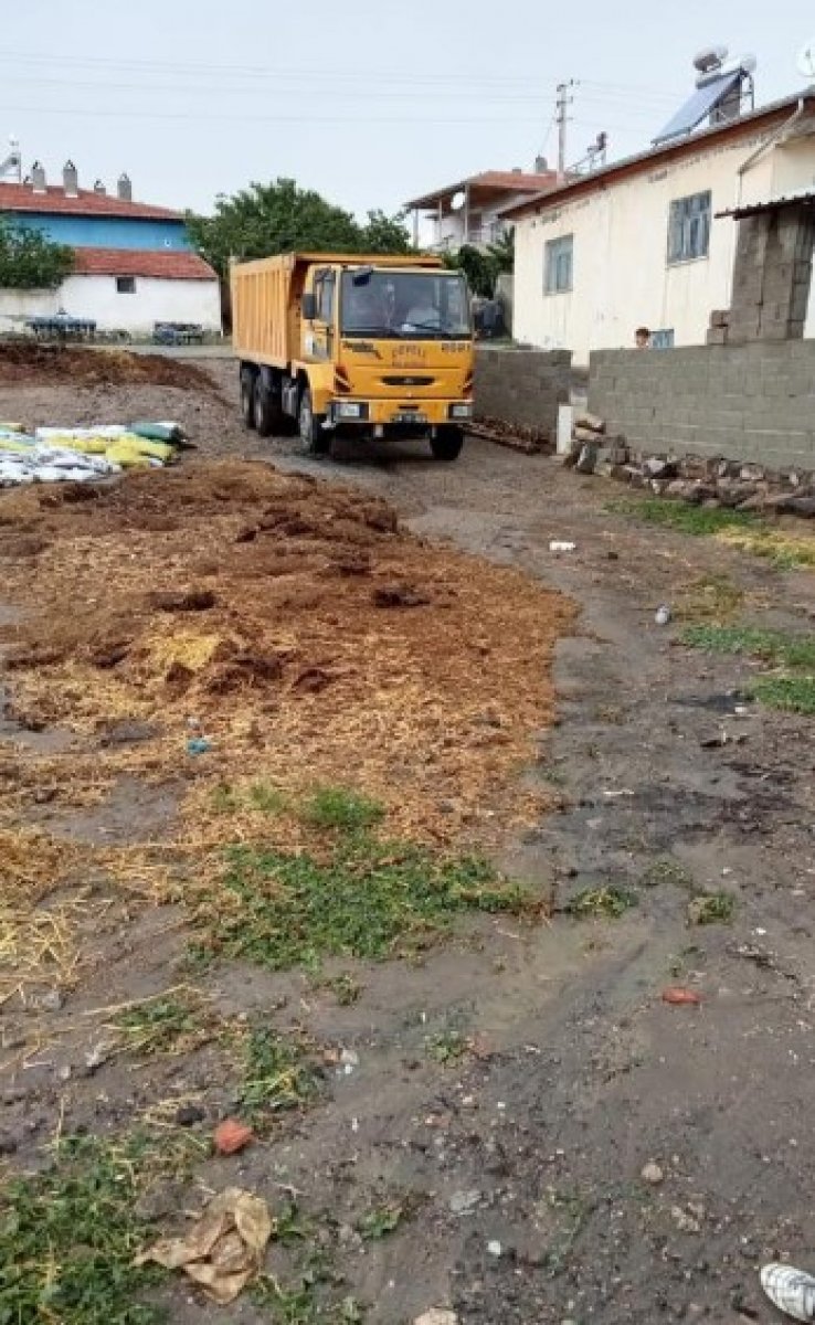 Kayseri de sağanak yağış hayatı olumsuz etkiledi #2