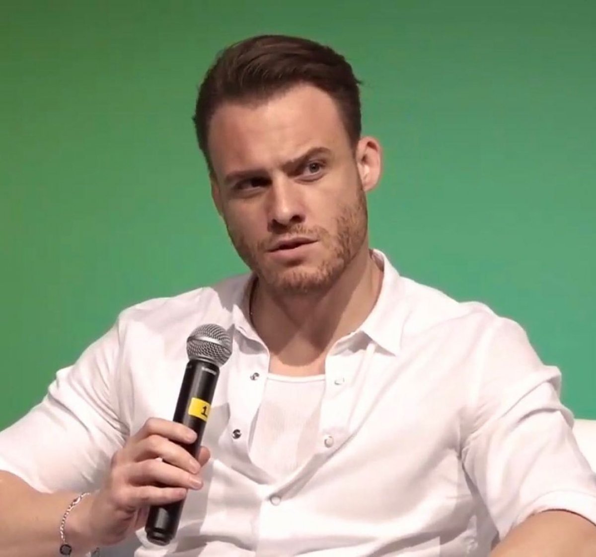 Yasemin Özilhan dan Kerem Bürsin e sürpriz doğum günü #2