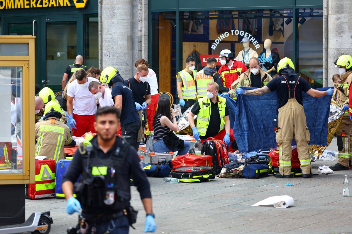 Vehicle plunges into crowd in Germany: Dead and injured #4