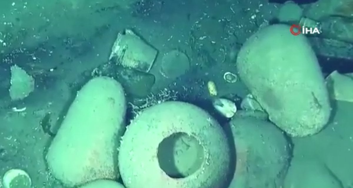In Colombia, the wreckage of a treasure-laden ship that sank 300 years ago was seen #3