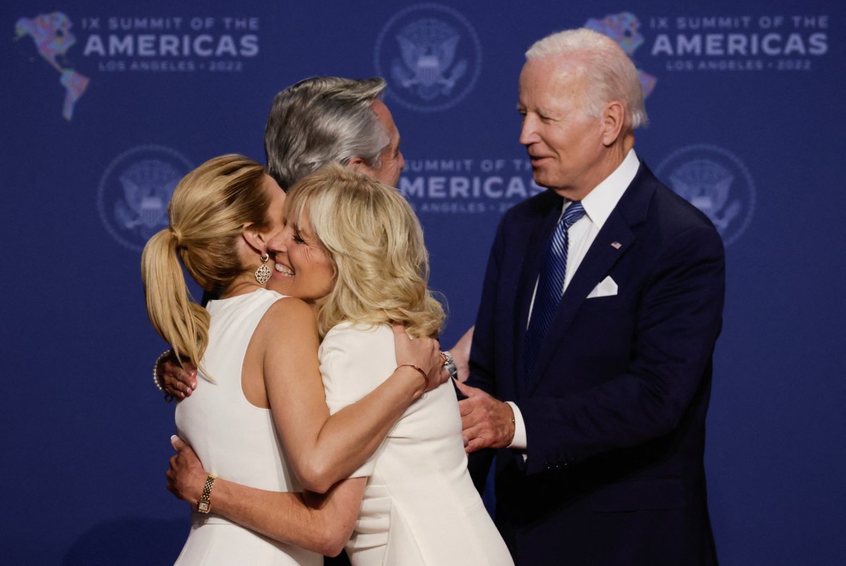 Joe Biden held the hand of his Argentinian counterpart Fernandez's wife #6