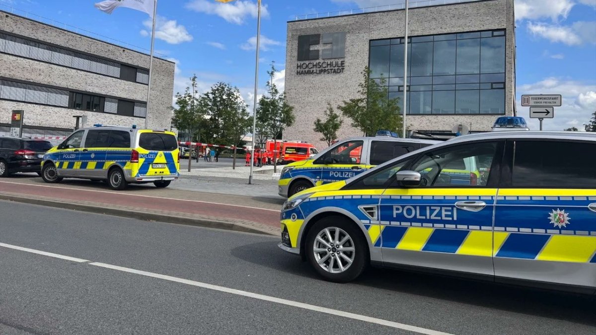 Almanya da üniversitede bıçaklı saldırı: 4 yaralı #1