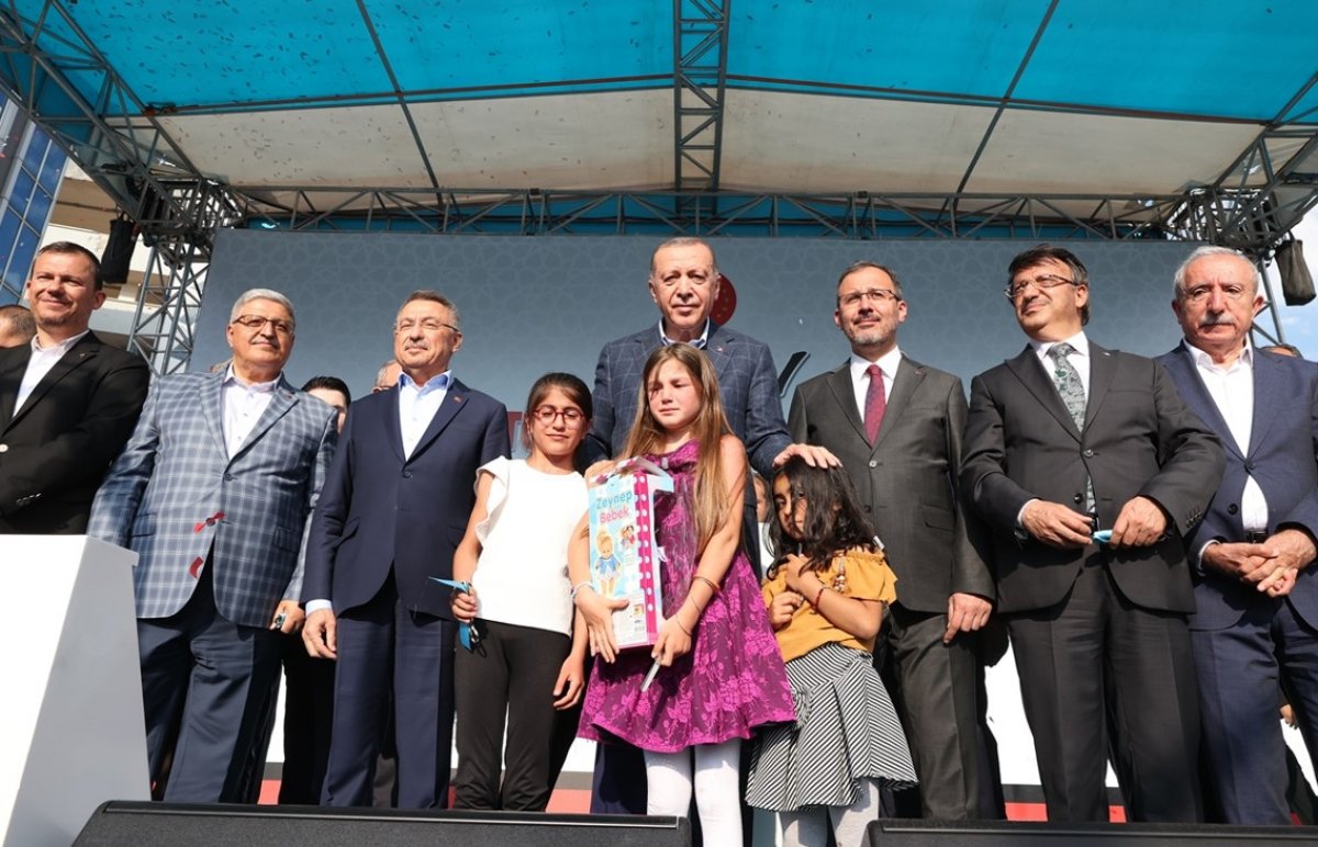 Cumhurbaşkanı Erdoğan a Vanlı küçük kızlardan sevgi seli #1