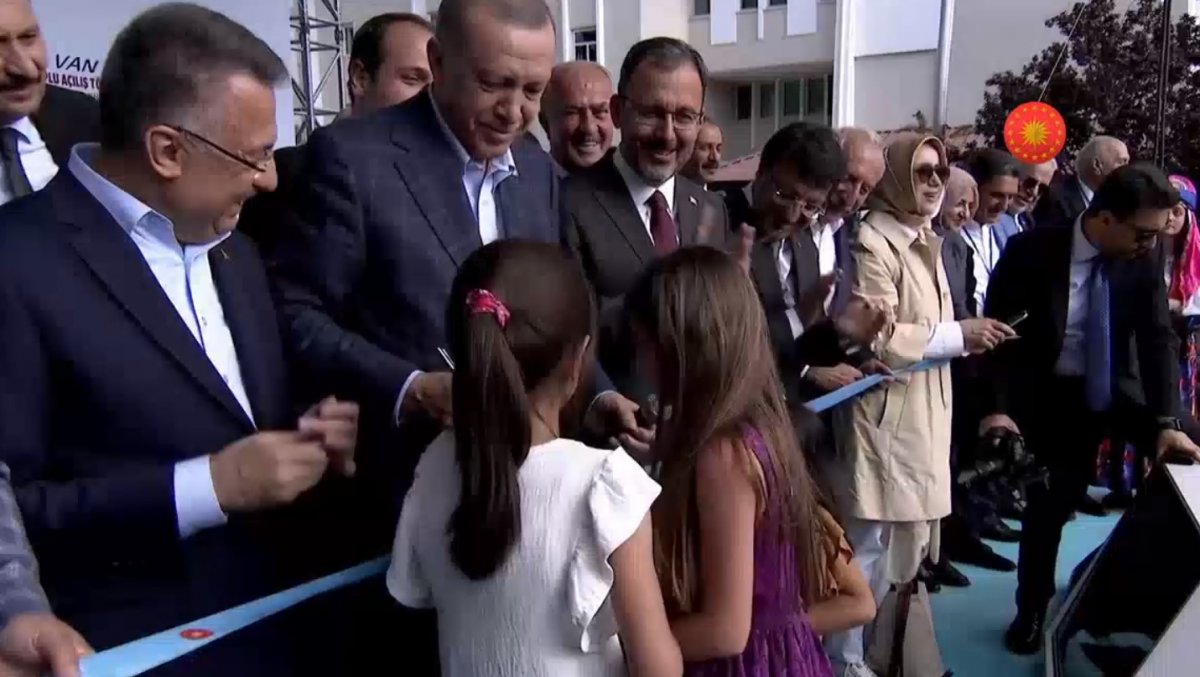 Cumhurbaşkanı Erdoğan a Vanlı küçük kızlardan sevgi seli #5
