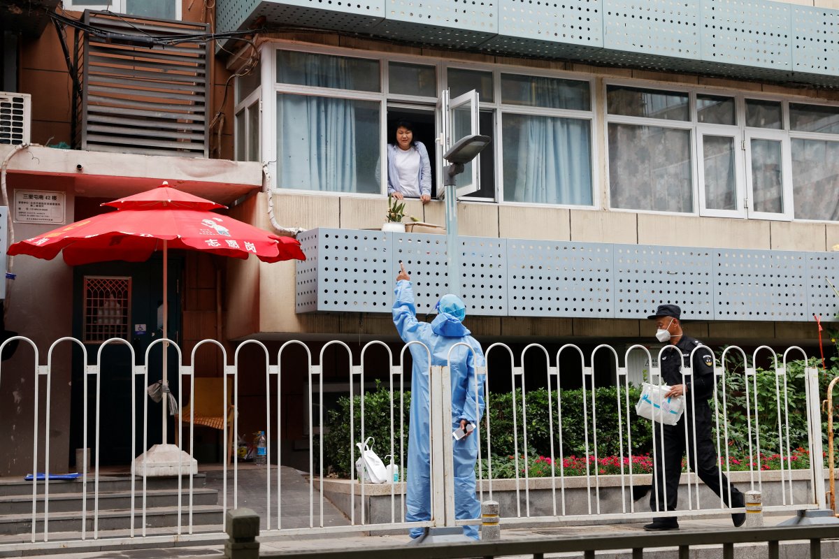Çin de eğlence mekanından yayılan vakalar endişelendirdi #4