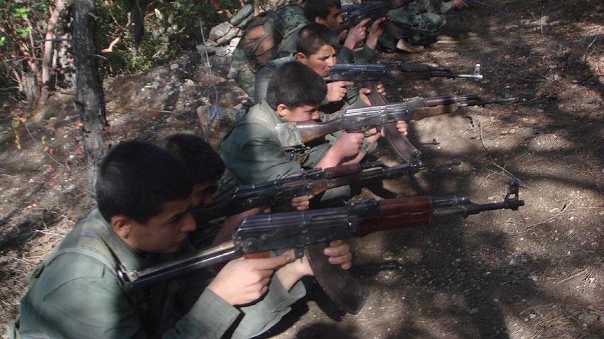 PKK kaçırdığı çocukları kullanıyor #2