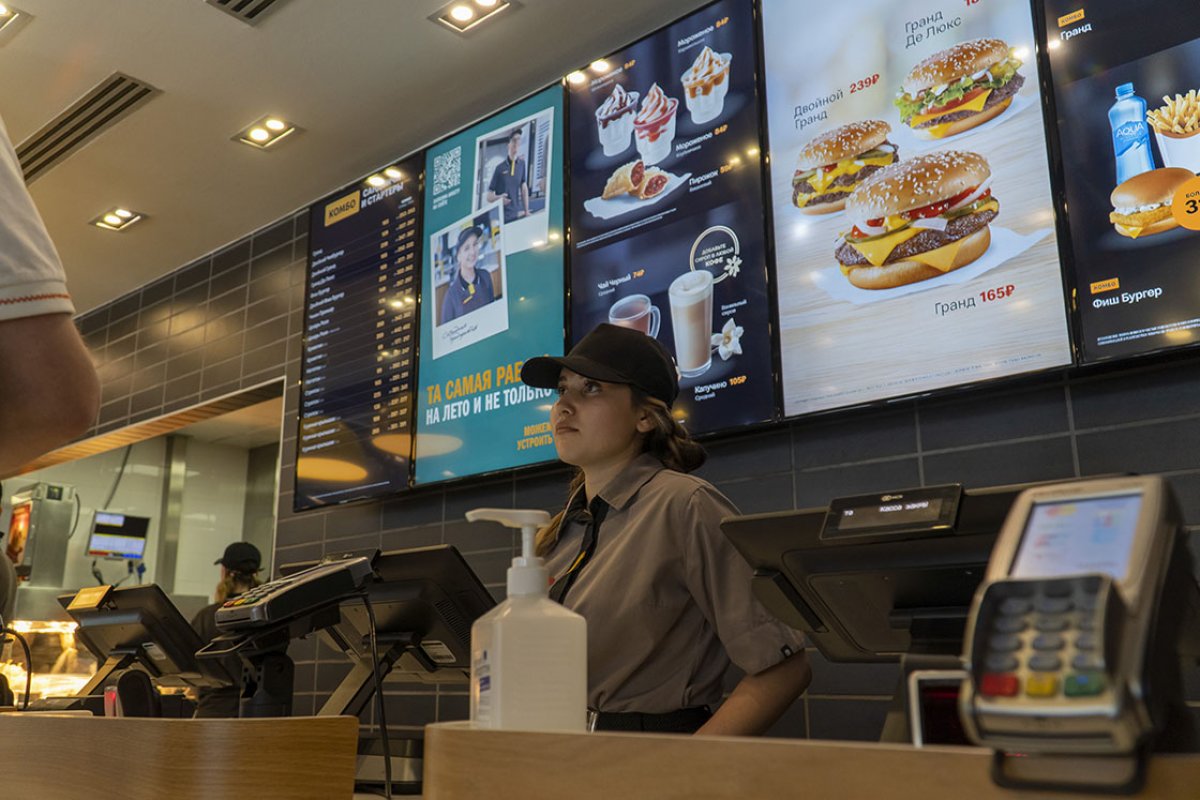 McDonald's restaurants in Russia reopened under new name #5