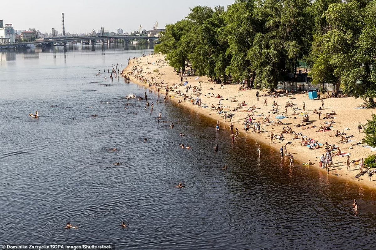 Ukrainians flocked to the beaches #7