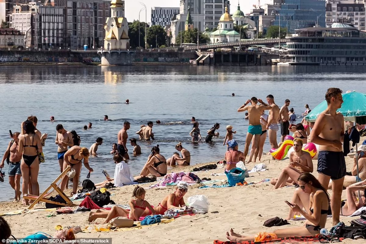 Ukrainians flocked to the beaches #6