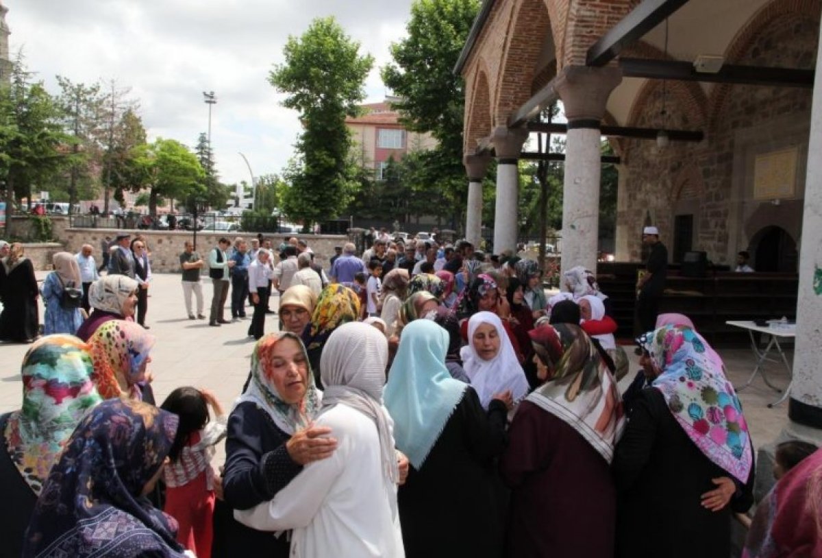 Çorum da hacı adayları dualarla uğurlandı #3