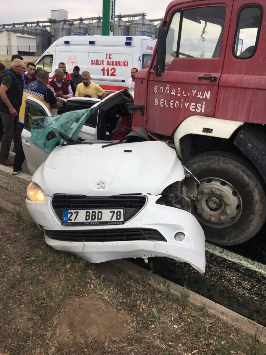 Yozgat’ta itfaiye aracı otomobile yandan çarptı: 3 ölü #2