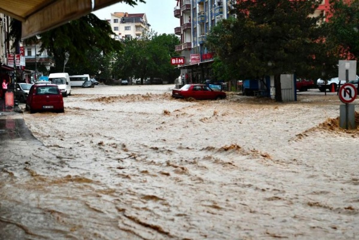 AFAD dan sağanak yağıştan etkilenen 13 ildeki çalışmalara ilişkin açıklama #4