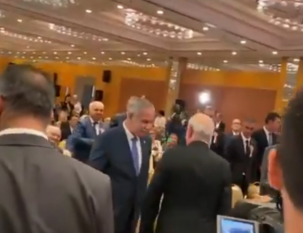 Kemal Kılıçdaroğlu, Bülent Arınç ın elini sıkmadı #1