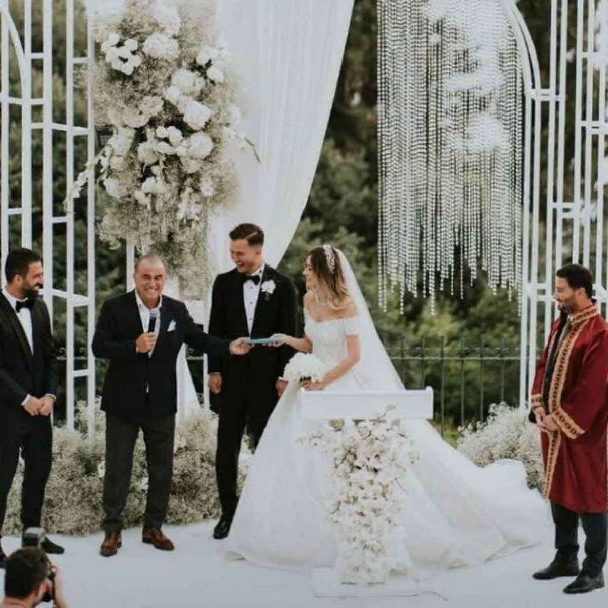 Oğulcan Çağlayan, Peri Ispartalı ile evlendi #3