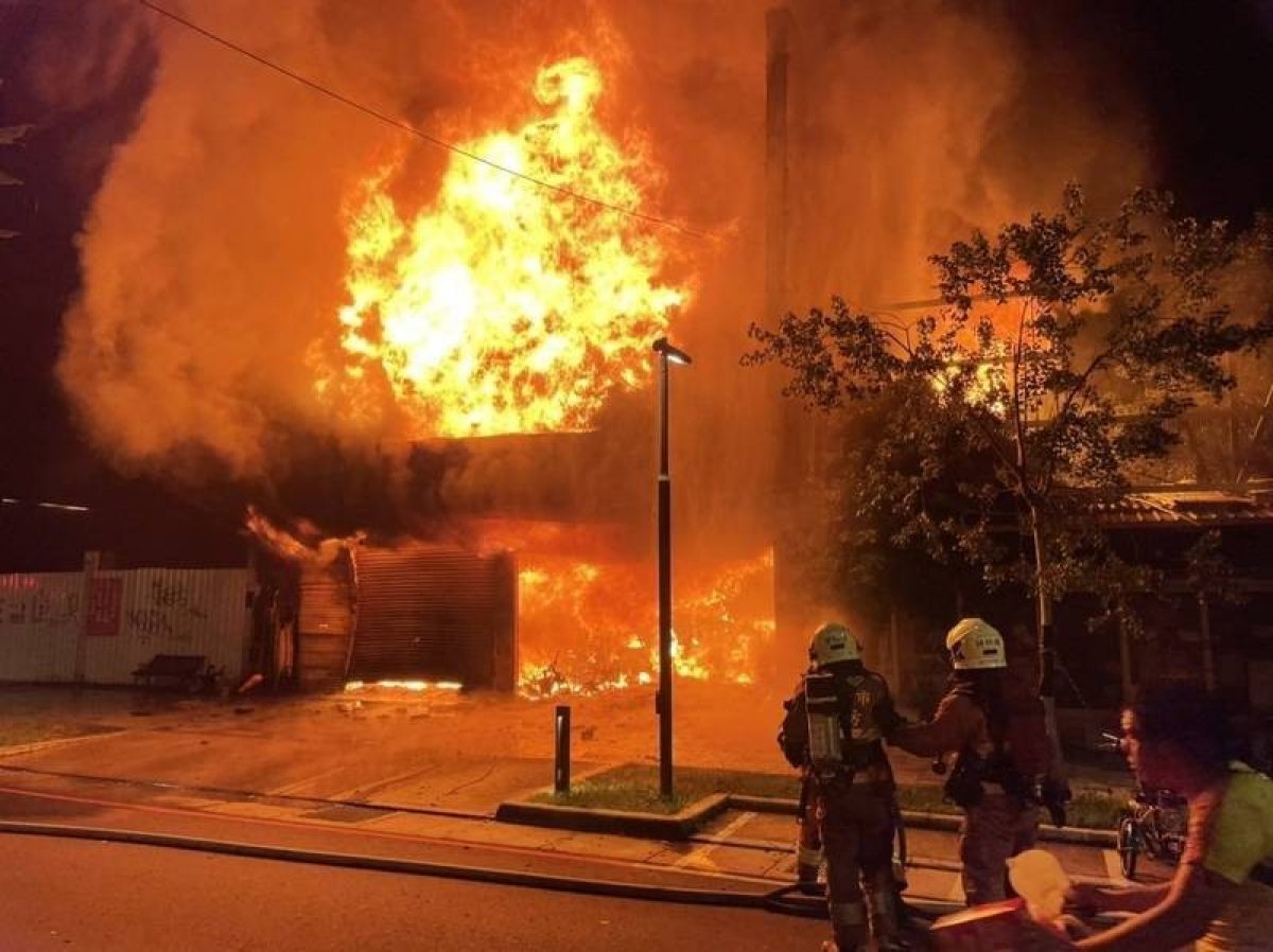Tayvan da, tartışma sonrasında ailesinin evini ateş verdi: 8 ölü #2