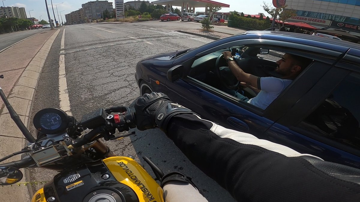 Kocaeli de trafik tartışması, dostluğa dönüştü #2