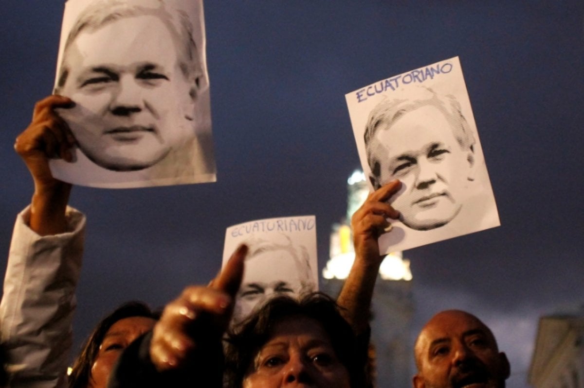 İngiltere İçişleri Bakanı Patel, Julian Assange ın ABD ye iadesini onayladı #8