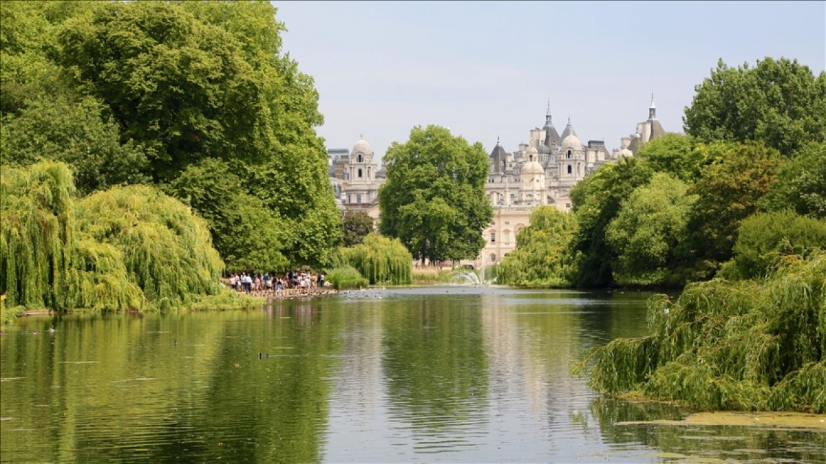 Extreme heat warning #1 in the UK and France