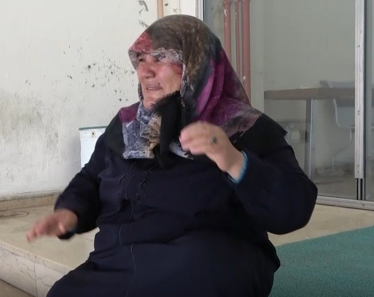 Bitlis te sınava geç kalan kızın ağlayan annesinin gözyaşları #3