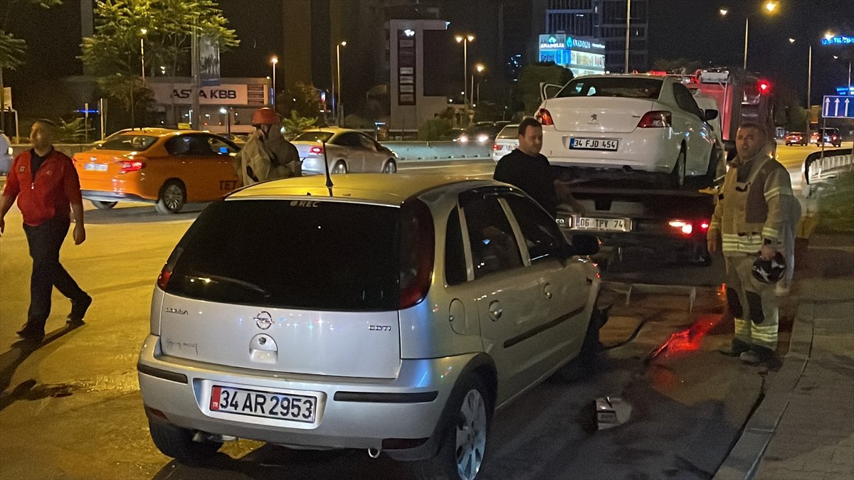 He was put on the car bus in Istanbul: 1 heavy 1 to the exhibition