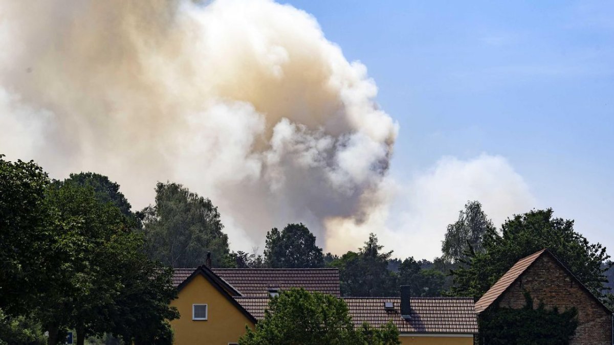 Evacuation decision for three mahhle due to forest fire in Germany