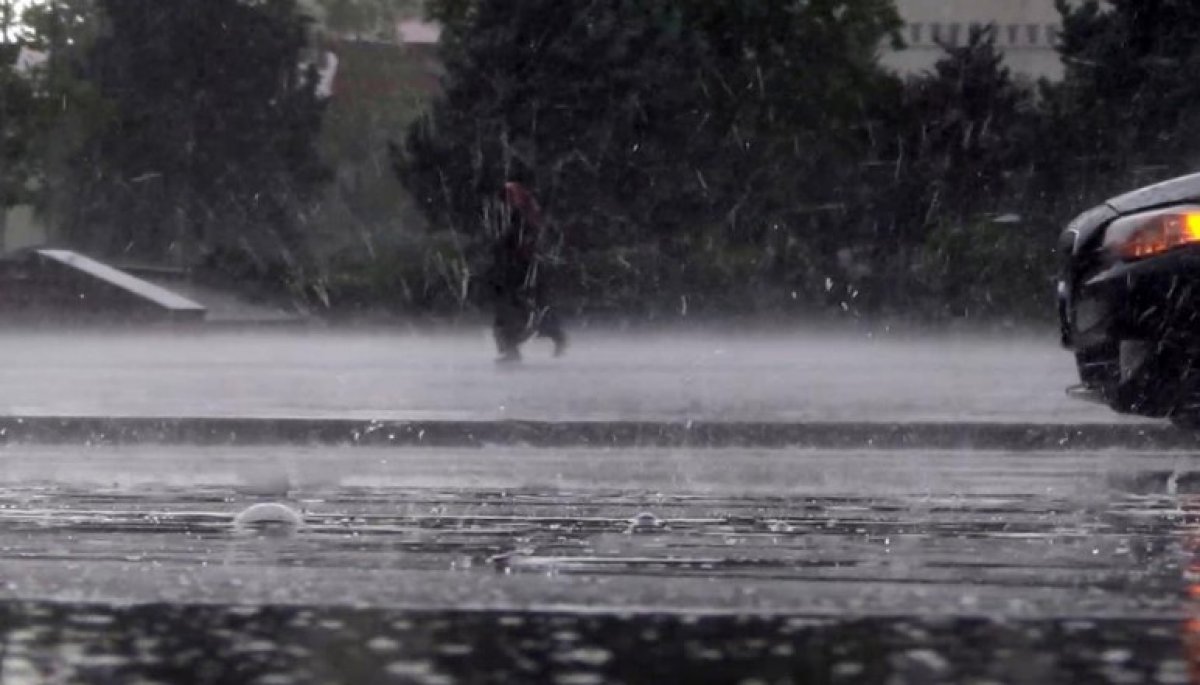 Kırıkkale de sıcak hava yerini sağanak yağışa bıraktı #3