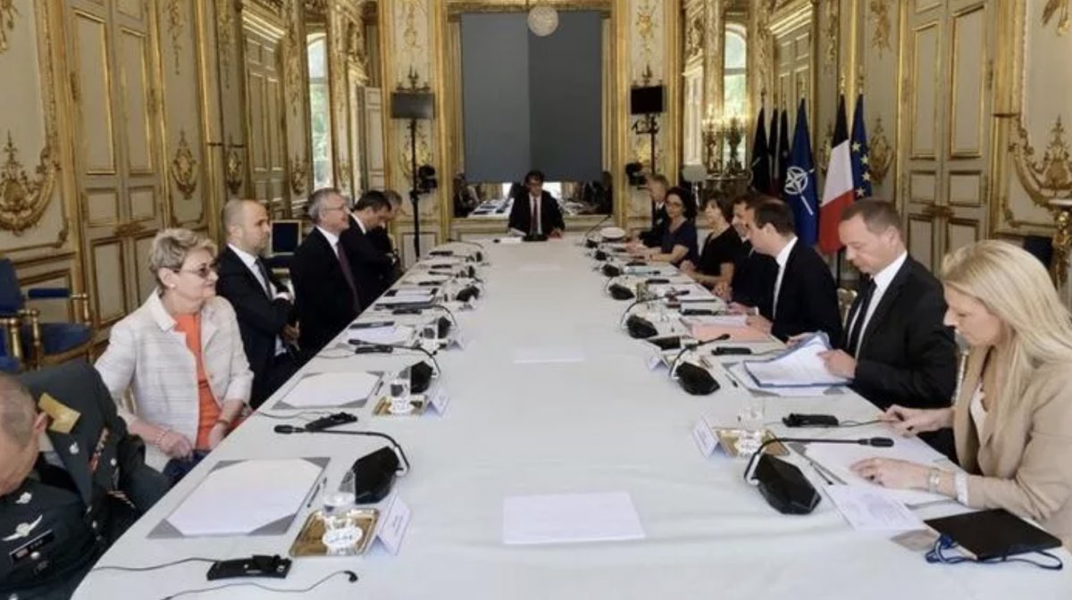Emmanuel Macron: Türkiye NATO üyelikleriyle ilgili duruşunu netleştirilmeli #2