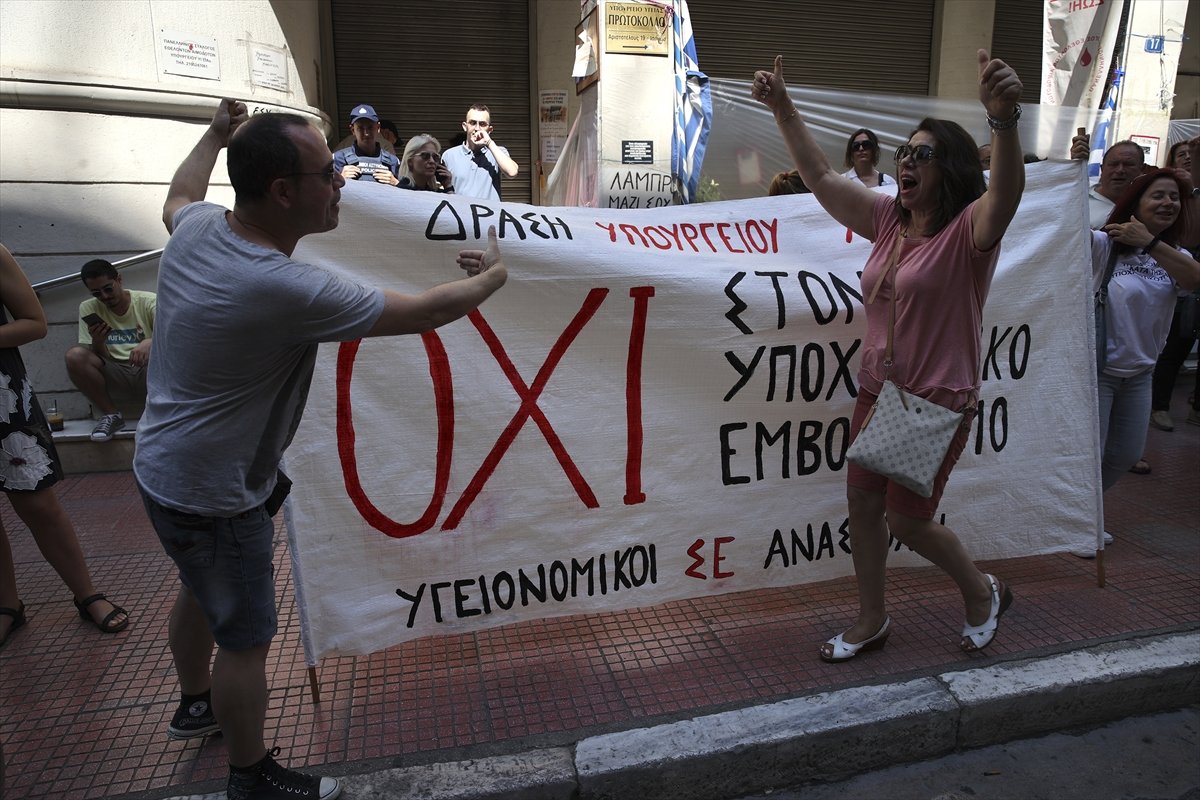 Yunanistan, sağlık çalışanlarının grevine sahne oldu #6