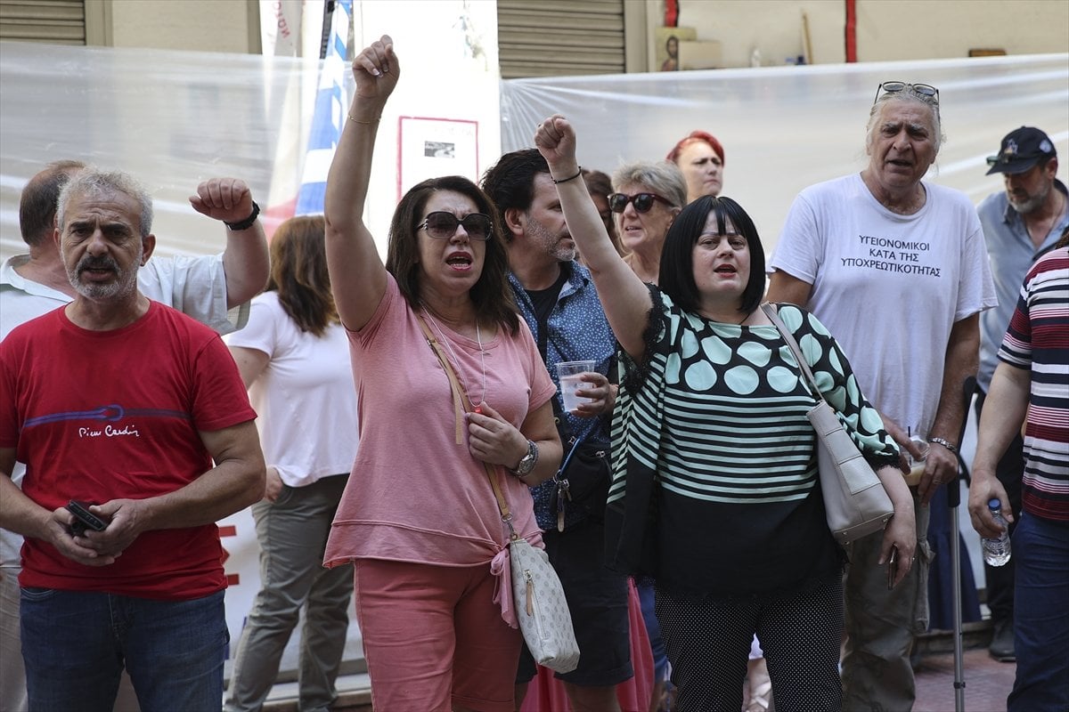 Yunanistan, sağlık çalışanlarının grevine sahne oldu #10