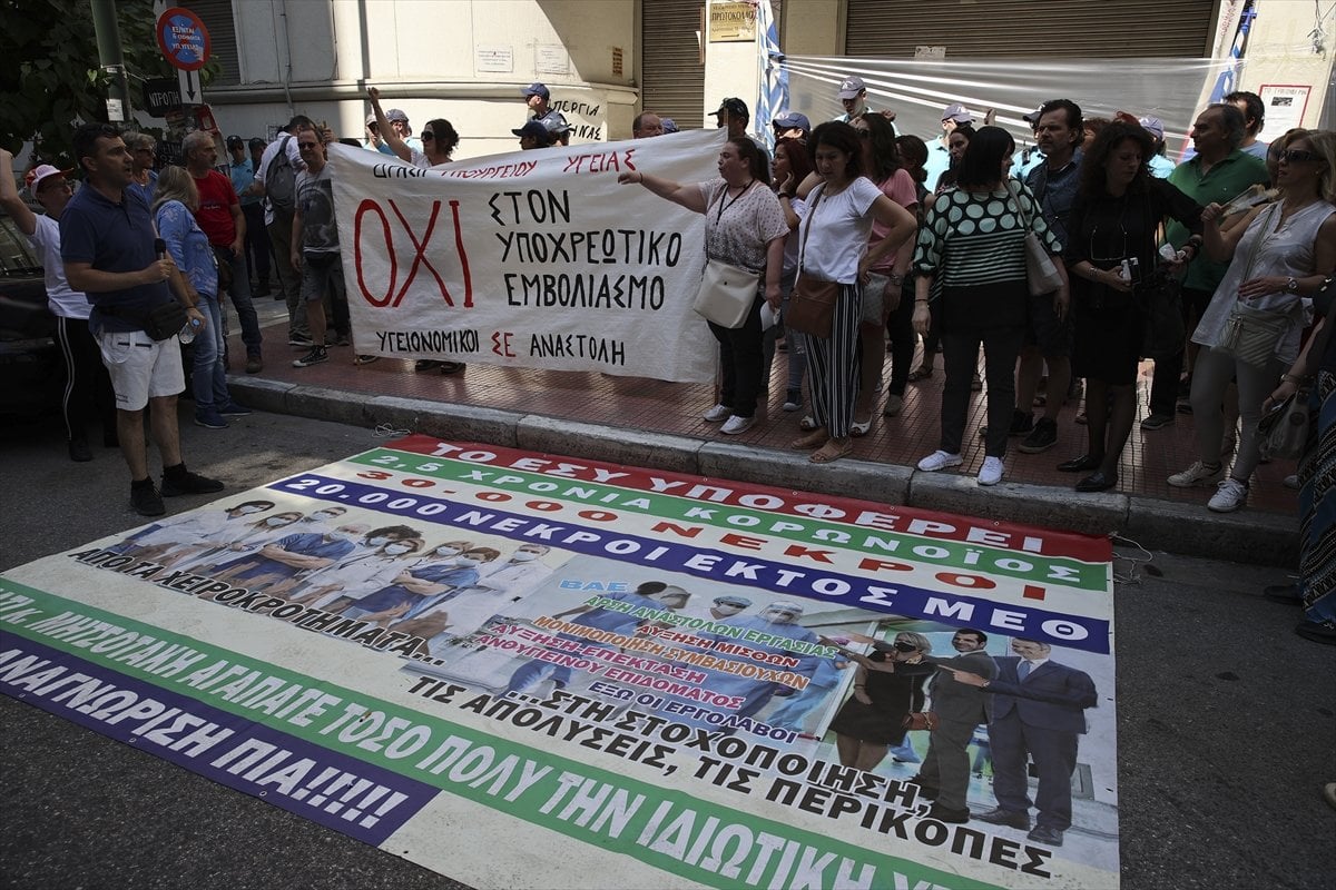 Yunanistan, sağlık çalışanlarının grevine sahne oldu #4