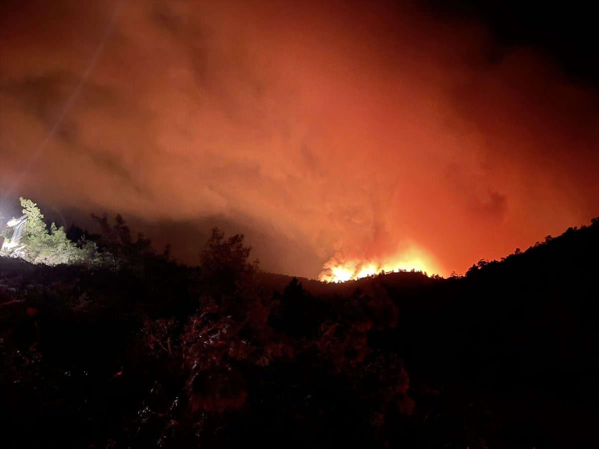 Bakanlar Kirişci ve Soylu Marmaris teki yangın bölgesine gidiyor #2
