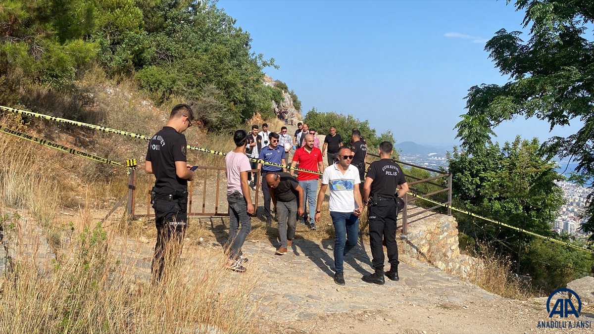 Antalya da kayıp emlakçının cesedi ormanda gömülü bulundu #3