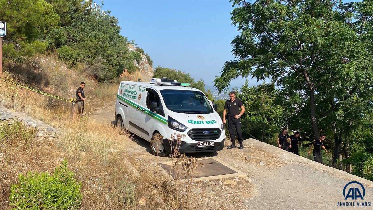 Antalya da kayıp emlakçının cesedi ormanda gömülü bulundu #2