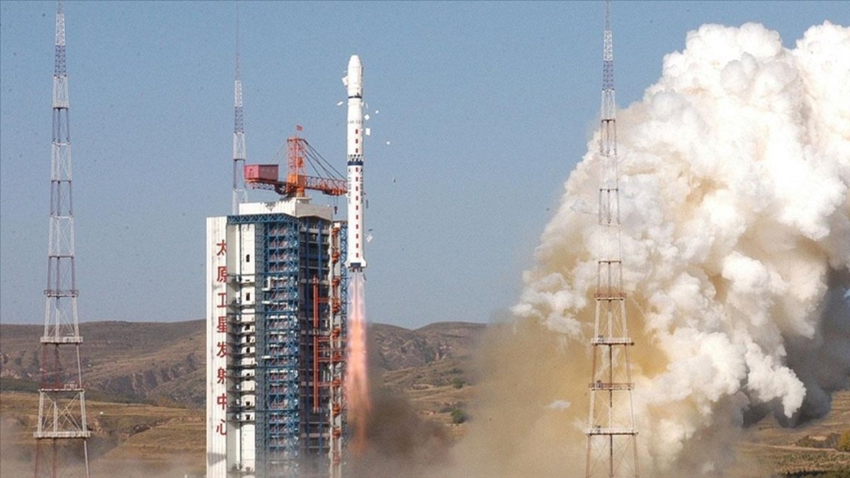 Çin, çevre inceleme uydusunu fırlattı
