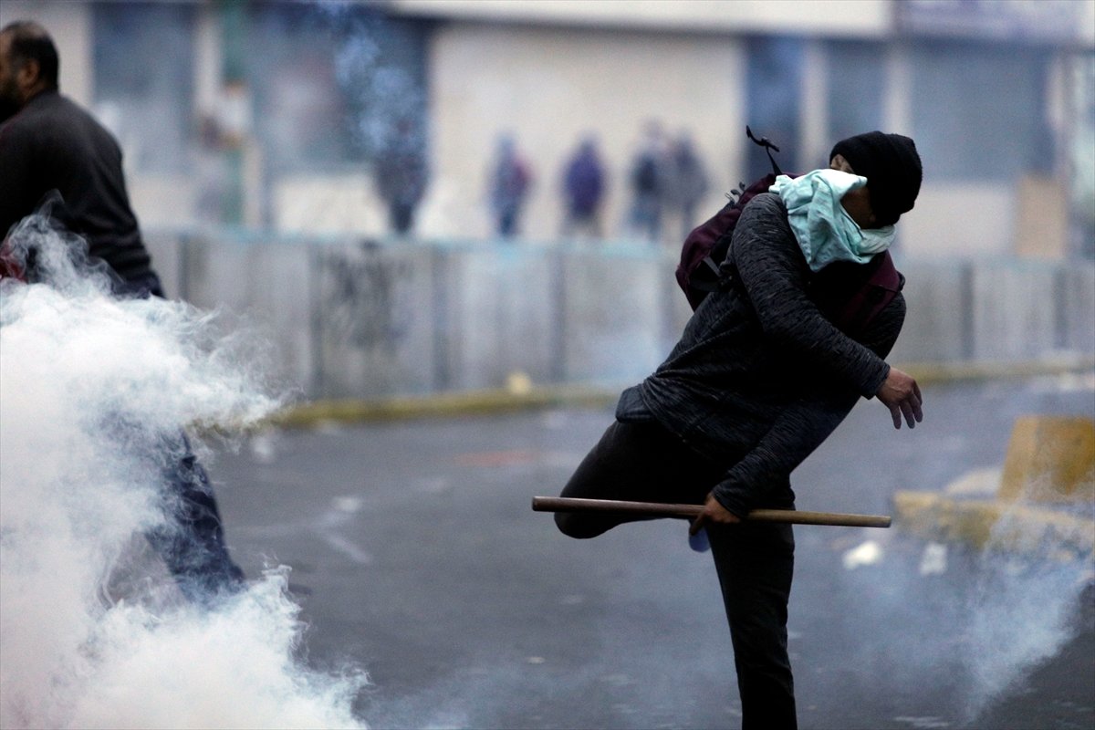 Ekvador karıştı: Hükümete protesto tehlikeli boyuta ulaştı #6