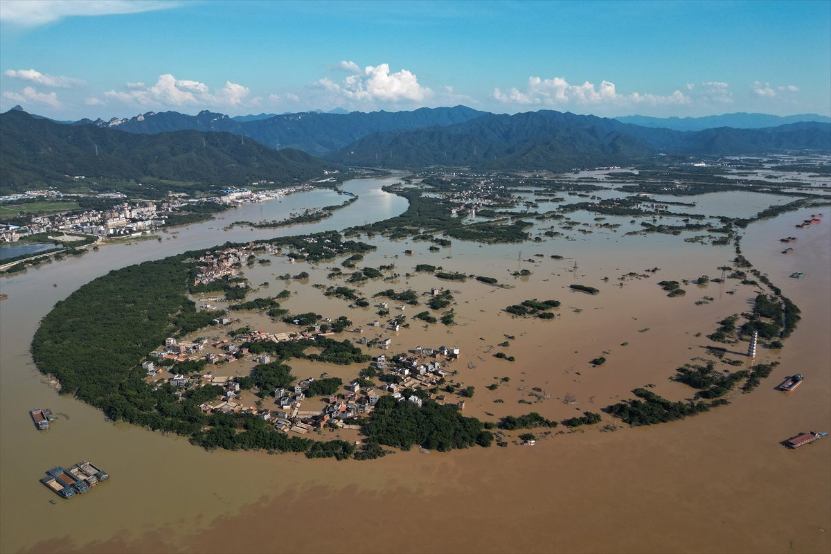 Flood disaster in China brought life to a standstill #4