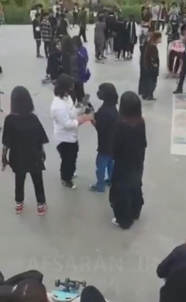 5 detentions in skateboarding event held in Iran #2