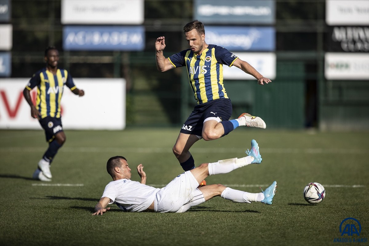 Fenerbahçe hazırlık maçında Tirana yı 4-0 mağlup etti #3