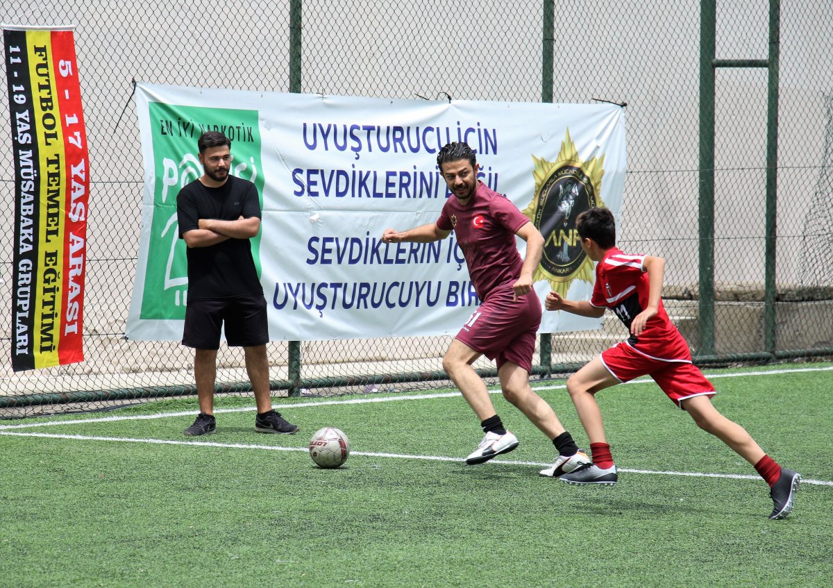 Uyuşturucu İle Mücadele Günü nde polisler çocuklarla maç yaptı #3