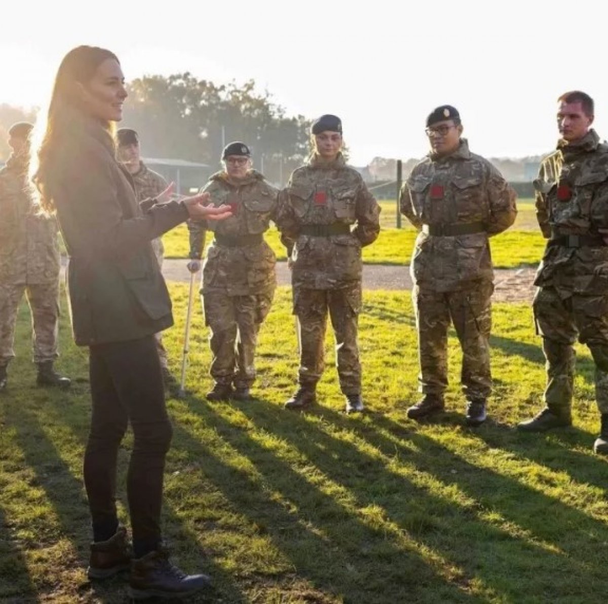 Tank pose in military uniform by Kate Middleton #5