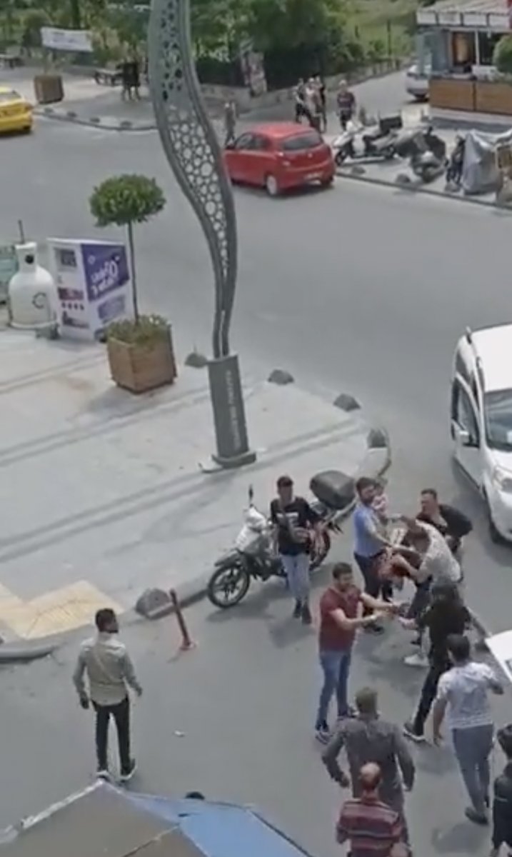 Cumhurbaşkanı Erdoğan a sokak ortasında küfür edince dayak yedi #2