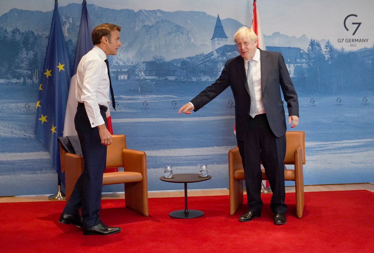Ice melts between Boris Johnson and Emmanuel Macron #4
