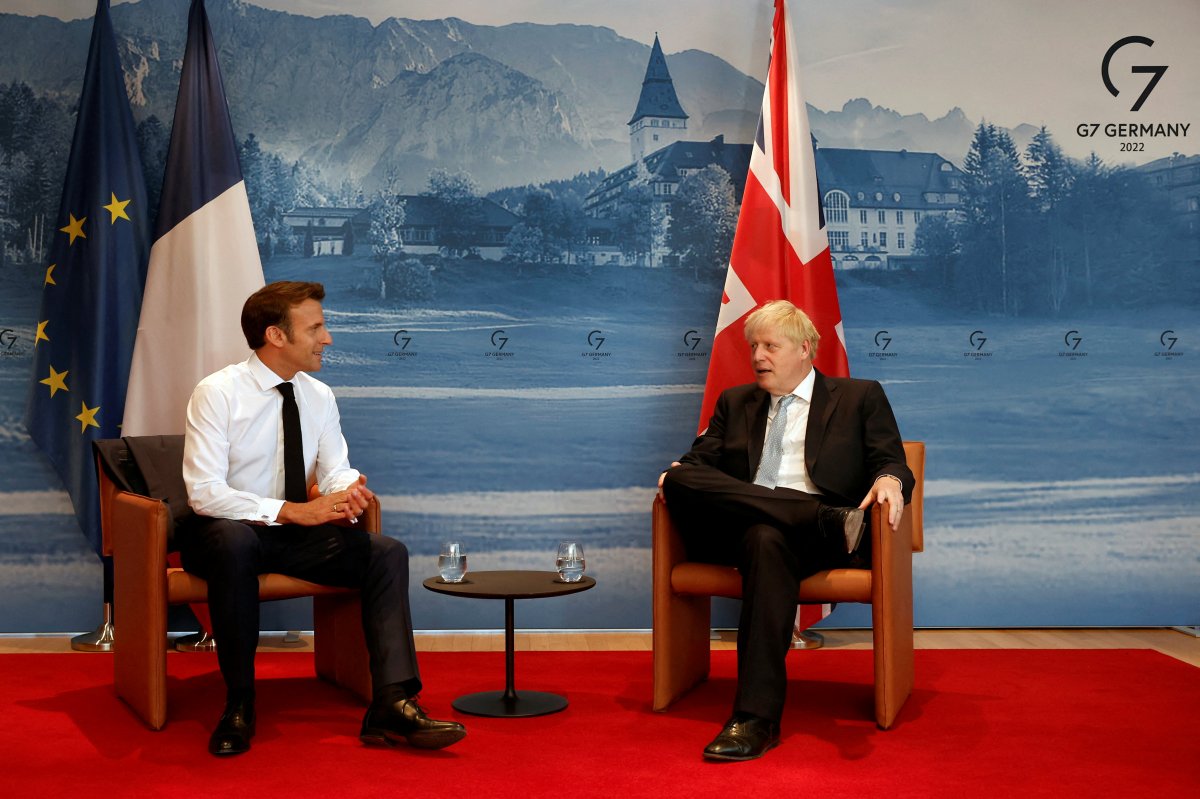Ice breaks between Boris Johnson and Emmanuel Macron #5