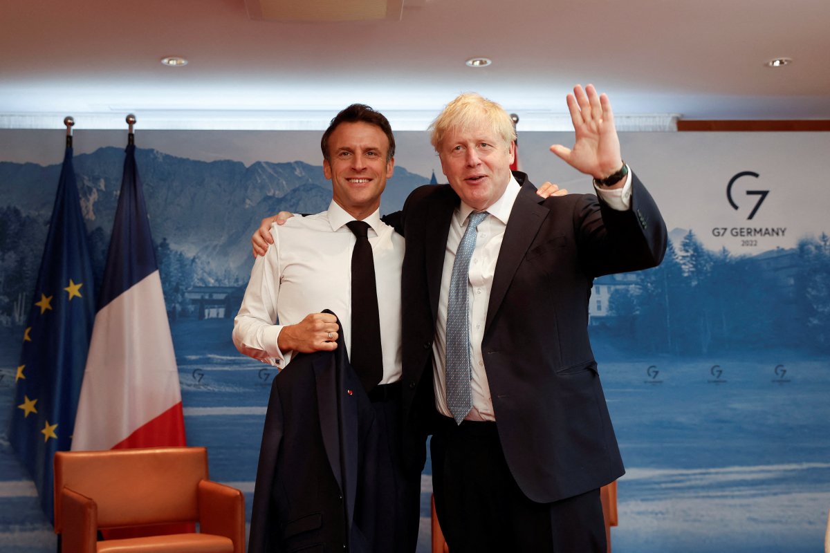 Ice melts between Boris Johnson and Emmanuel Macron #3