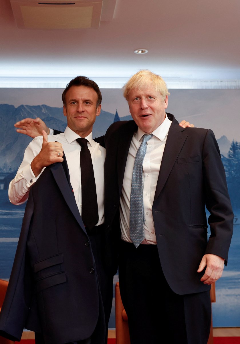 Ice breaks between Boris Johnson and Emmanuel Macron #7