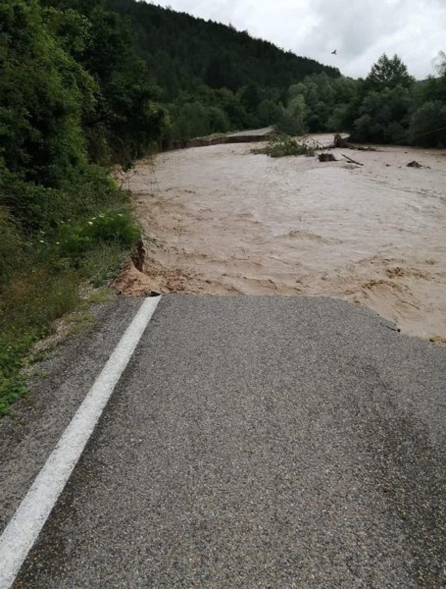 Bolu Mengen de dereler taştı, köprüler yıkıldı #1