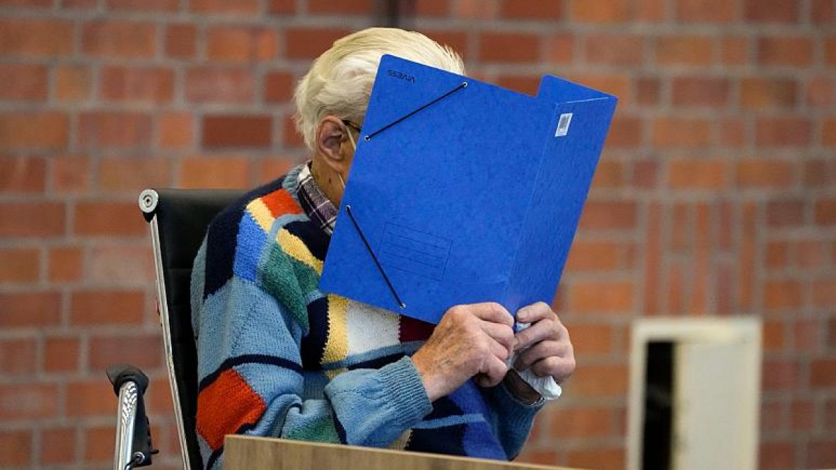 101-year-old Nazi guard sentenced to prison in Germany