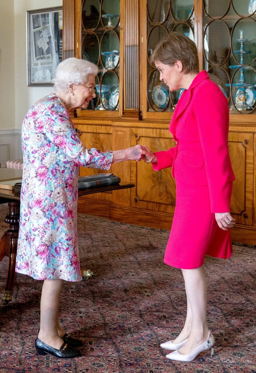 Queen Elizabeth meets with Nicola Sturgeon #3